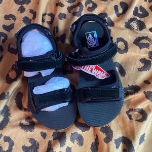Kids vans sandals